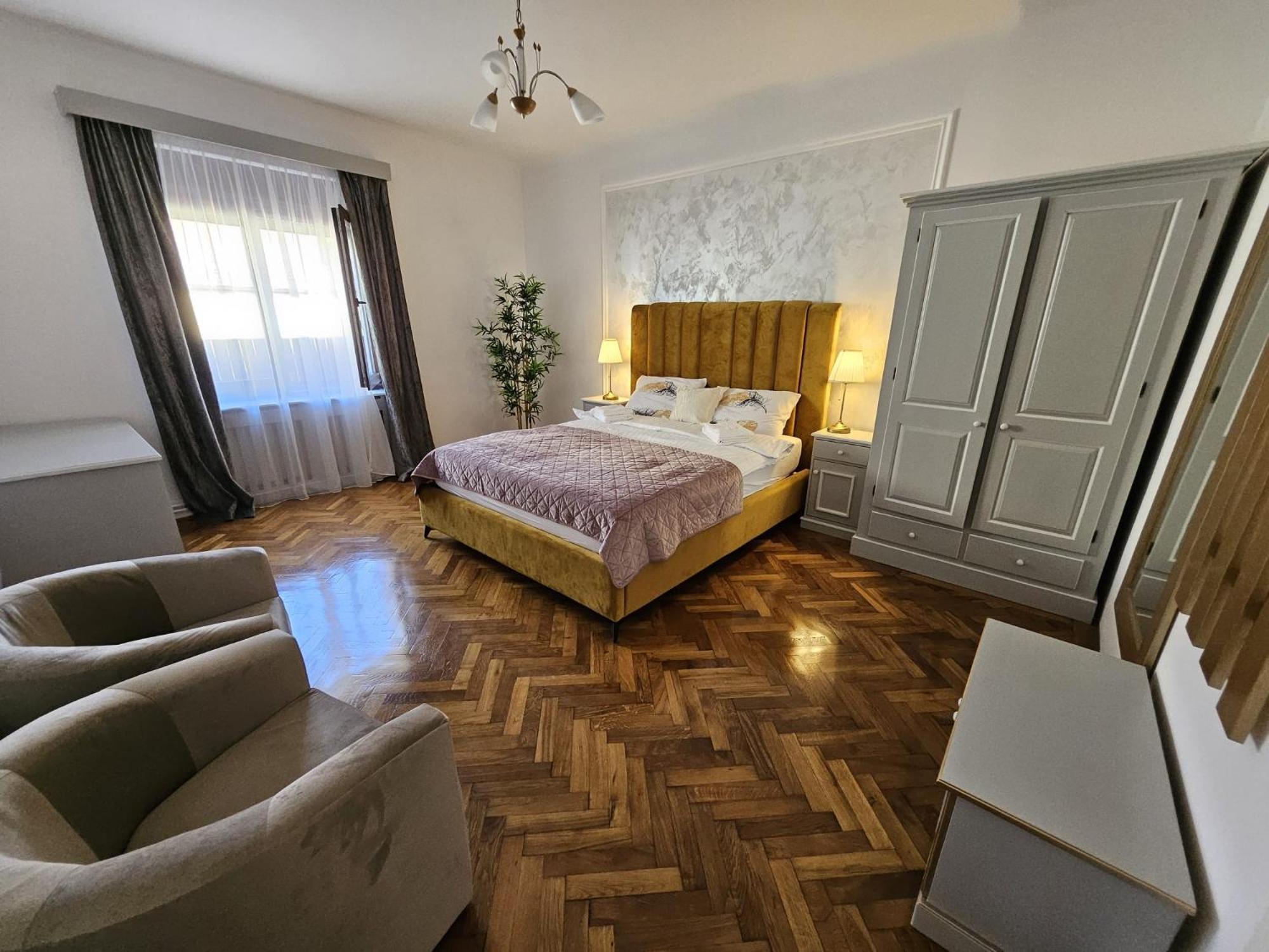 Aparthotel Casa Raduly *